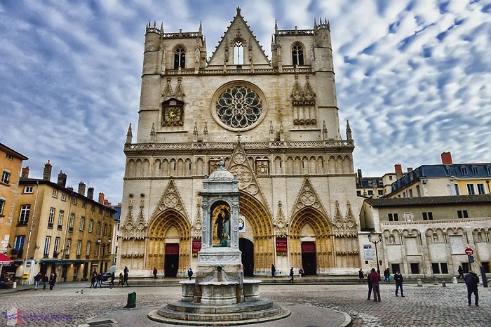 nha-tho-lon-lyon cathedral