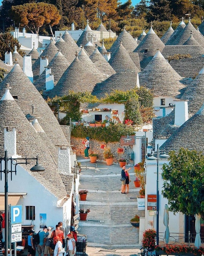 Alberobello-nuoc-y_2