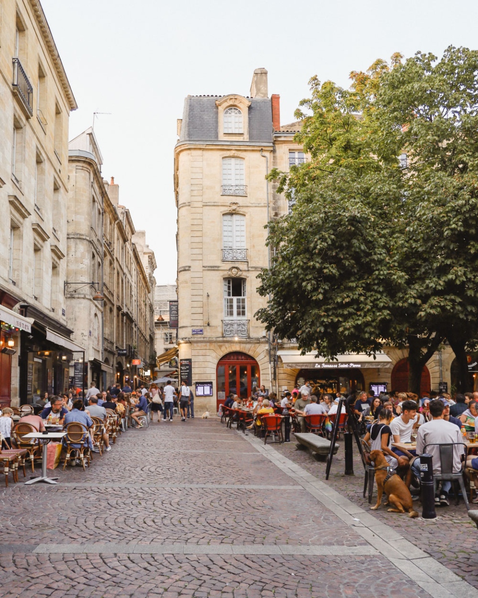 St-Peters-Square-Bordeaux-petitesuitcase.com