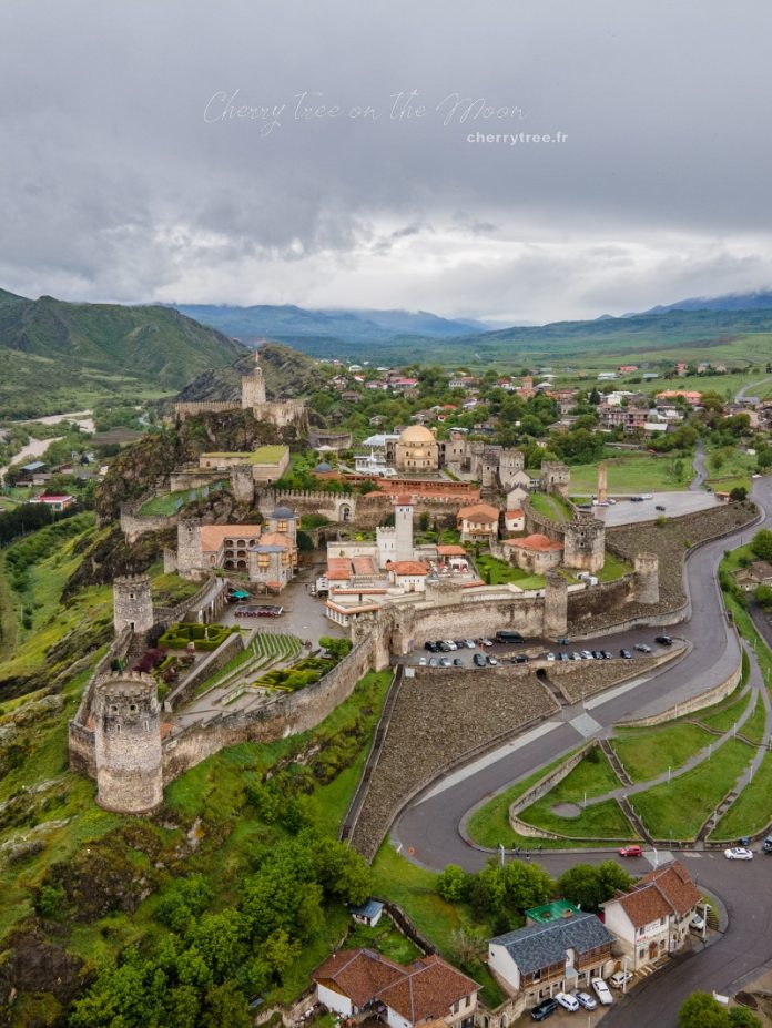 travel itinerary 10 days — How to pend 10 days in