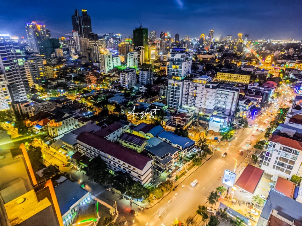 Eclipse sky bar phnom penh2