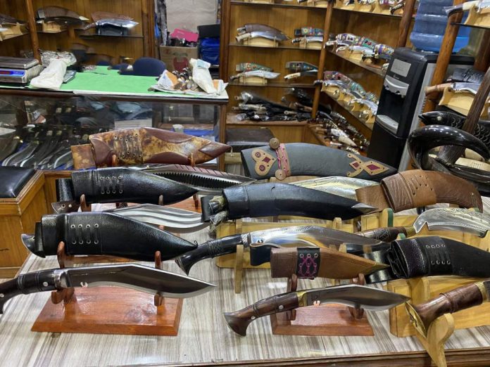 Must buy in Nepal — 15+ top souvenirs, best gifts from Nepal & best