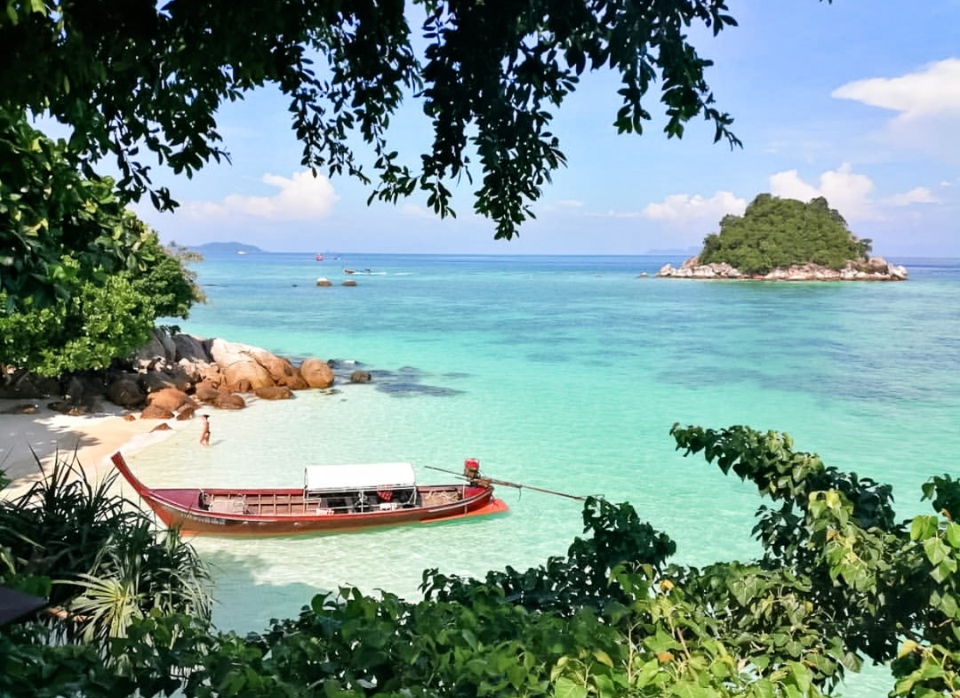 secret beach koh lipe