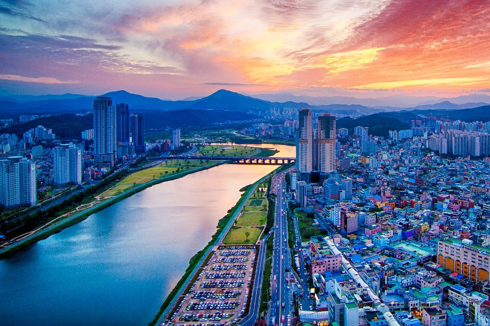 best season to visit south korea