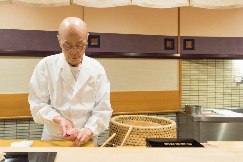 Sukiyabashi Jiro (Ginza)5