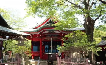 Tokyo best temples & shrines — 7 most famous, beautiful shrines & best temples in Tokyo