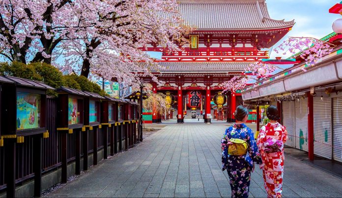best time to visit japan cheap