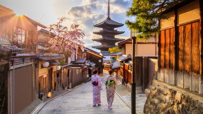 best month to visit kyoto japan