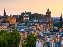 Edinburgh Travel Guide & a 3-Day Itinerary in Scotland’s Beautiful Capital