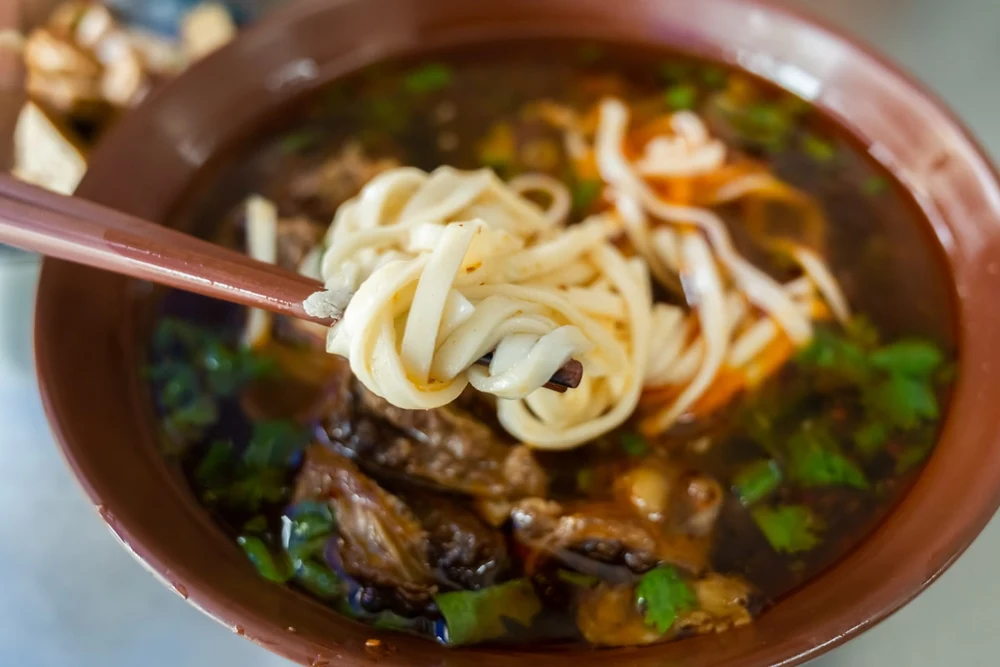 Beijing-Style Zhajiang Mian Fried Sauce Noodle2