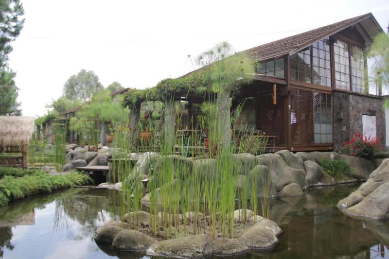 2Vila Air Natural Resort Lembang bandung