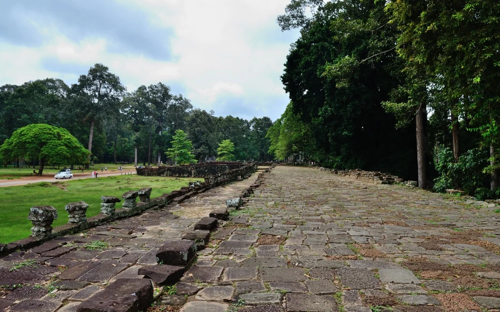 Terrace of Elephants angkor3