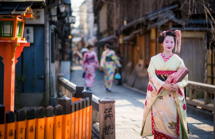 geisha-gion-kyoto-japan-501 (1)
