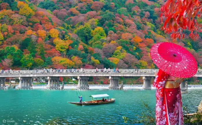 Fall foliage in Arashiyama, Kyoto japan autumn fall foliage (1)