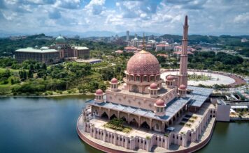 The ULTIMATE Malaysia travel guide: Where to go, What to do, Eat, Stay, Tips & MORE