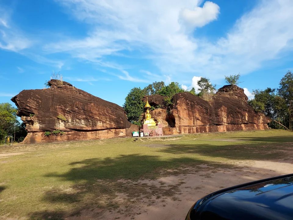 Hin Sam Wan – Conquering the Famous “Three Whale Rocks in Bueng Kan331
