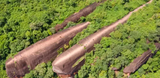 Hin Sam Wan – Conquering the Famous “Three Whale Rocks” in Bueng Kan