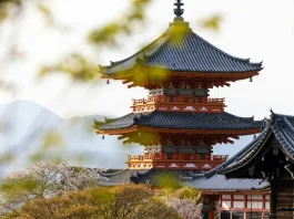 Kiyomizu-dera Temple: Admiring Kyoto from the Wooden Terrace & Ninenzaka Path